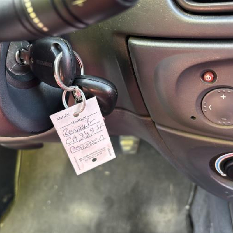 Interrupteur de leve vitre avant droit RENAULT MEGANE 1 Photo n°20