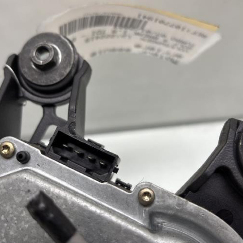 Moteur essuie glace arriere VOLKSWAGEN GOLF 4 Photo n°4