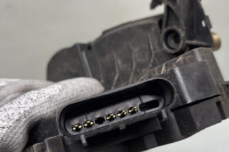 Serrure avant gauche FORD FIESTA 6