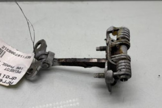 Arret de porte avant droit PEUGEOT 106