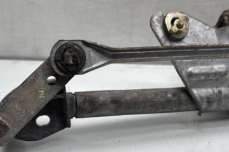 Moteur essuie glace avant PEUGEOT 106