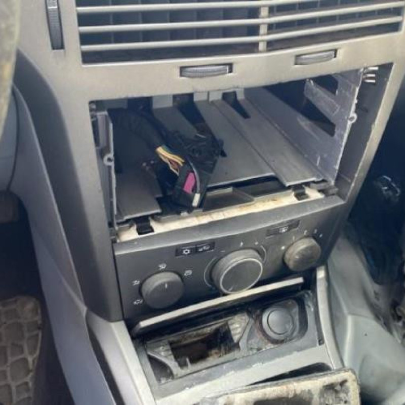 Serrure arriere gauche OPEL ASTRA H Photo n°8