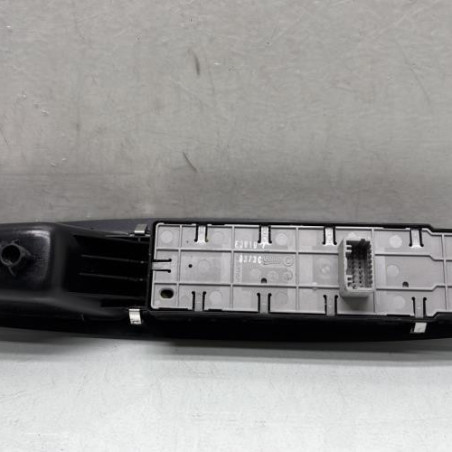 Interrupteur de leve vitre avant gauche RENAULT SCENIC 3