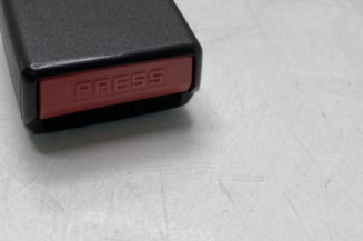 Attache ceinture arriere droit DACIA SANDERO 1