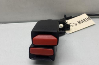 Attache ceinture arriere centrale PEUGEOT 508 1 SW