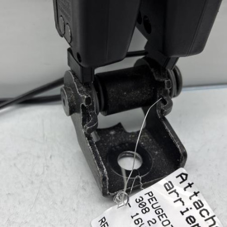 Attache ceinture arriere droit PEUGEOT 308 2