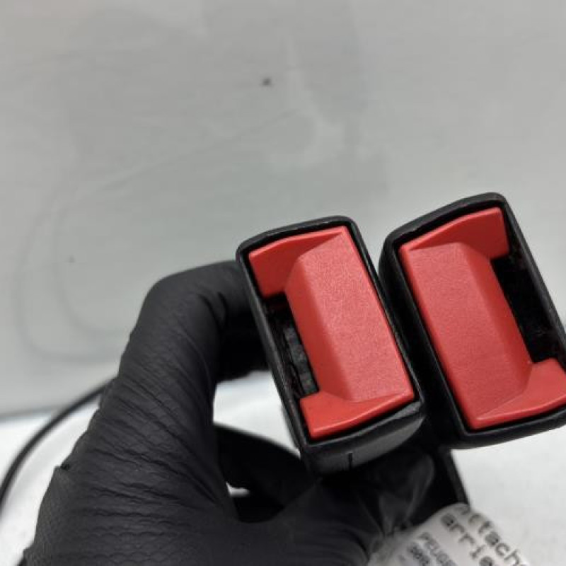 Attache ceinture arriere droit PEUGEOT 308 2 Photo n°4