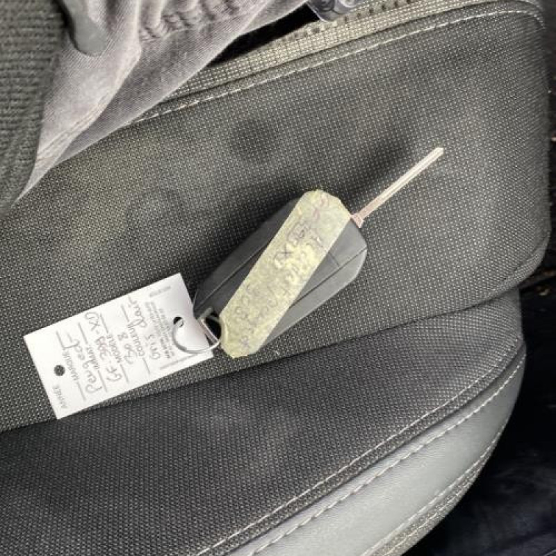 Attache ceinture avant gauche PEUGEOT 308 2 Photo n°15
