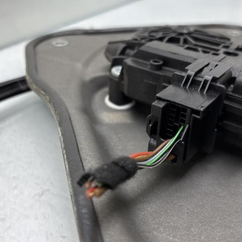Leve vitre electrique avant gauche SKODA FABIA 2 Photo n°5