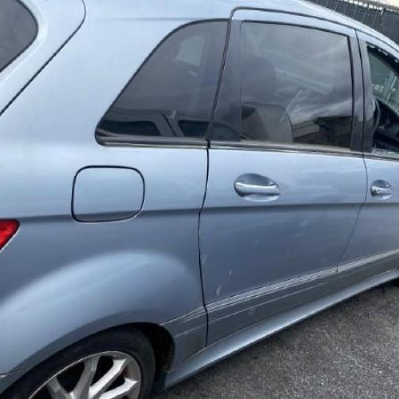 Renfort pare choc arriere (traverse) MERCEDES CLASSE B 245 Photo n°14