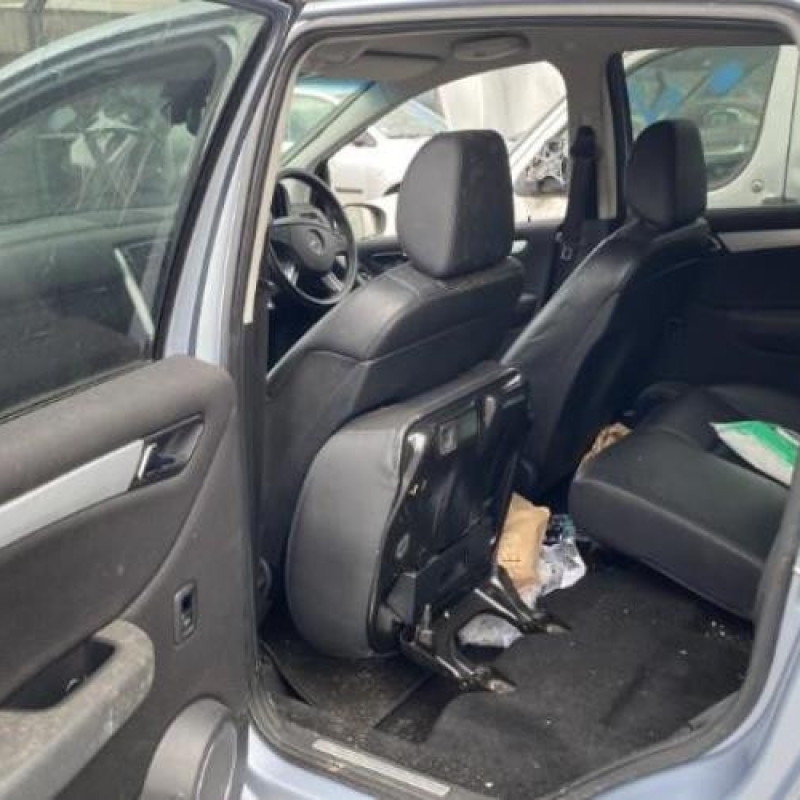 Renfort pare choc arriere (traverse) MERCEDES CLASSE B 245 Photo n°16