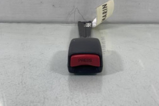 Attache ceinture avant gauche TOYOTA YARIS 1