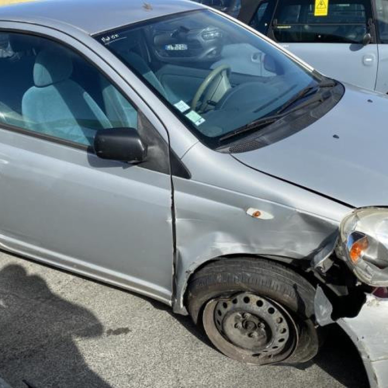 Attache ceinture avant gauche TOYOTA YARIS 1 Photo n°20
