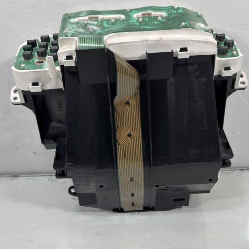Compteur TOYOTA YARIS 1 Photo n°4