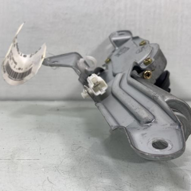 Moteur essuie glace arriere TOYOTA YARIS 1 Photo n°3