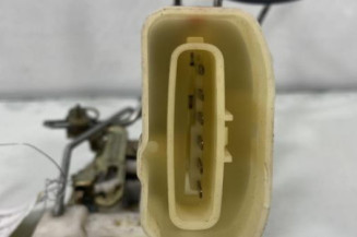 Serrure avant droit TOYOTA YARIS 1
