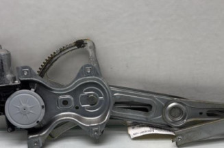 Leve vitre electrique avant droit TOYOTA YARIS 2 Photo n°1