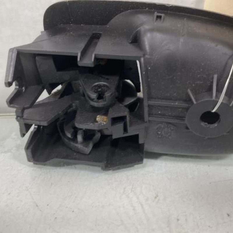 Poignee interieur arriere droit TOYOTA YARIS 2 Photo n°2