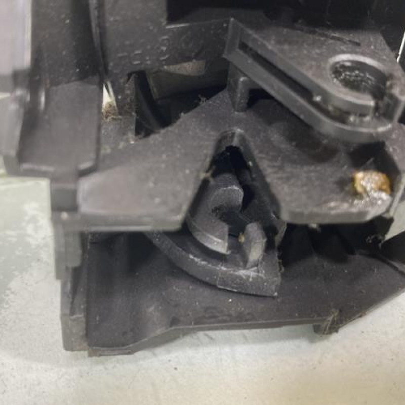 Poignee interieur arriere droit TOYOTA YARIS 2 Photo n°3