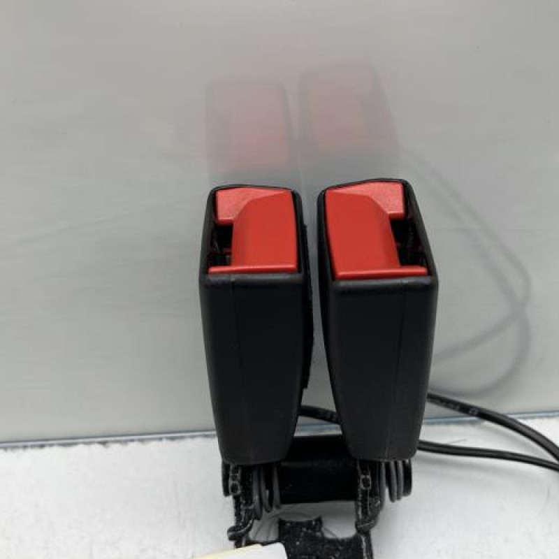 Attache ceinture arriere droit PEUGEOT 308 2 Photo n°3