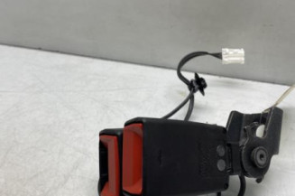 Attache ceinture arriere centrale PEUGEOT 308 2 Photo n°1