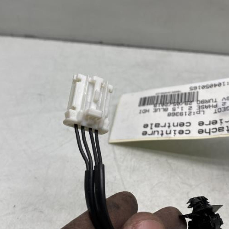 Attache ceinture arriere centrale PEUGEOT 308 2 Photo n°4