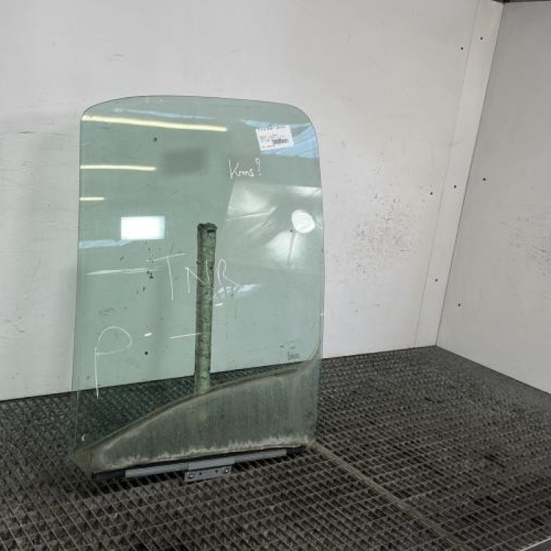 Vitre avant gauche RENAULT MASTER 2 Photo n°3
