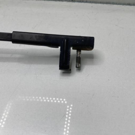 Bras essuie glace avant gauche VOLKSWAGEN POLO 4