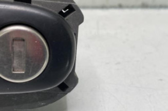 Poignee porte avant gauche VOLKSWAGEN POLO 4