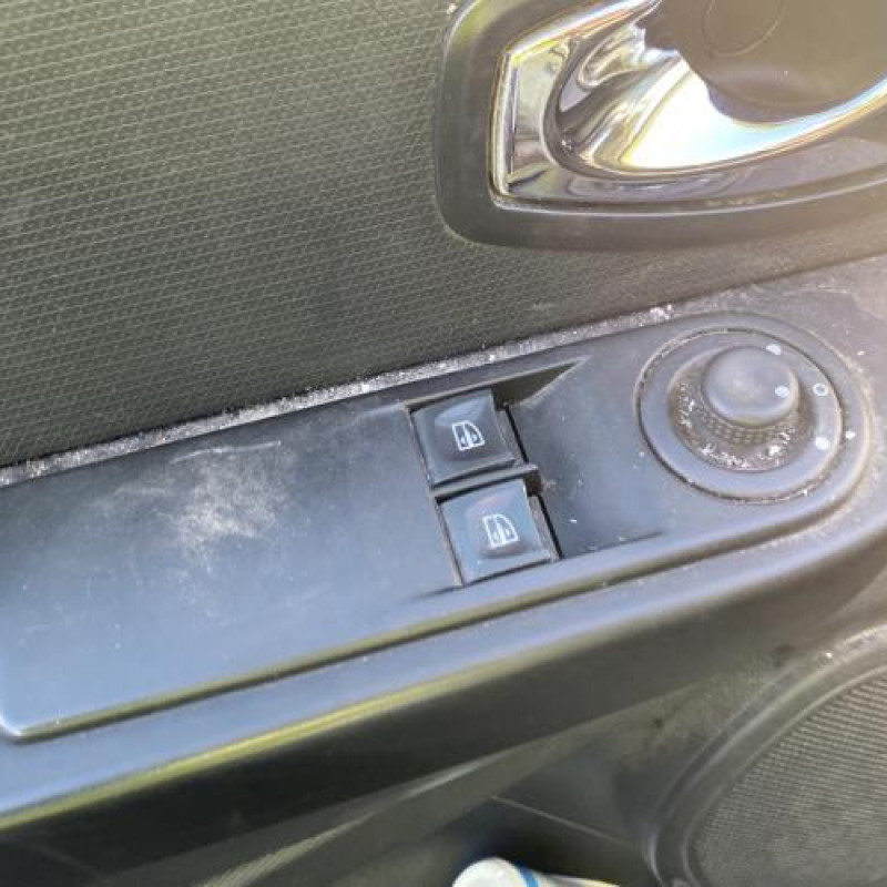 Baguette de porte arriere gauche  RENAULT CLIO 4 Photo n°15