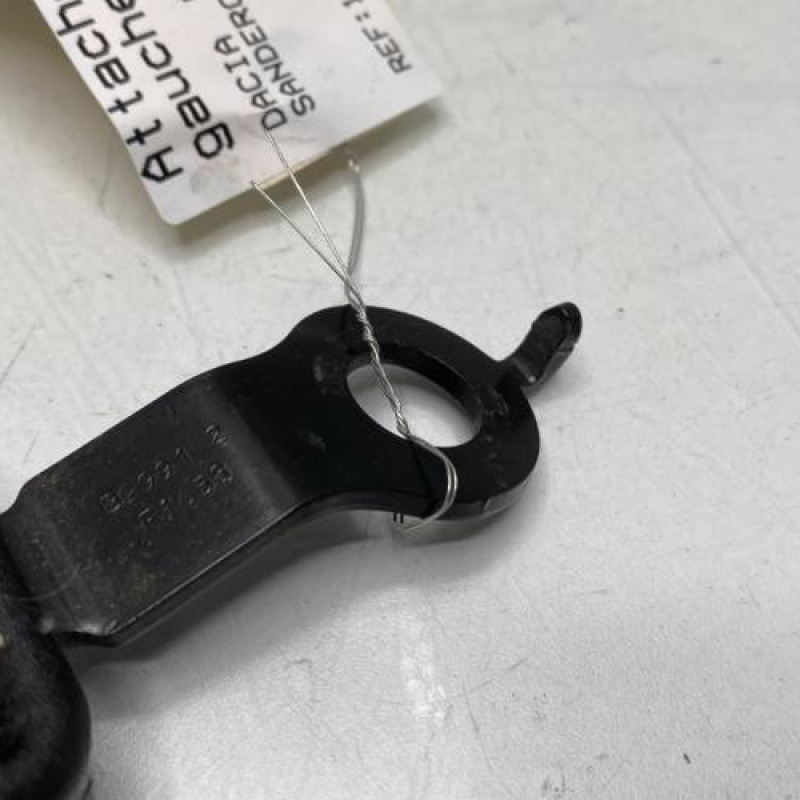 Attache ceinture avant gauche DACIA SANDERO 1 Photo n°2
