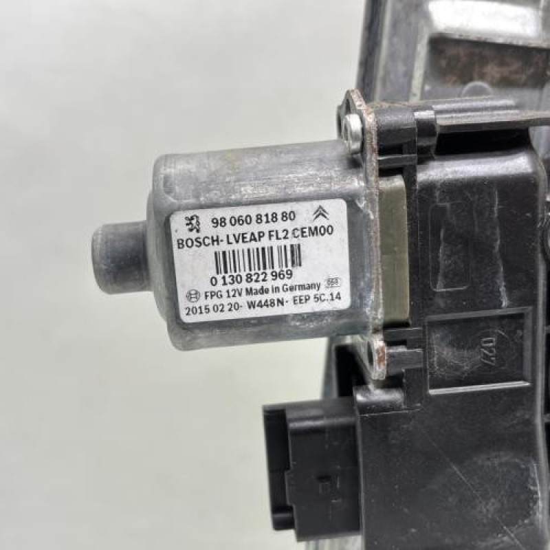 Leve vitre electrique avant gauche PEUGEOT 208 1 Photo n°4