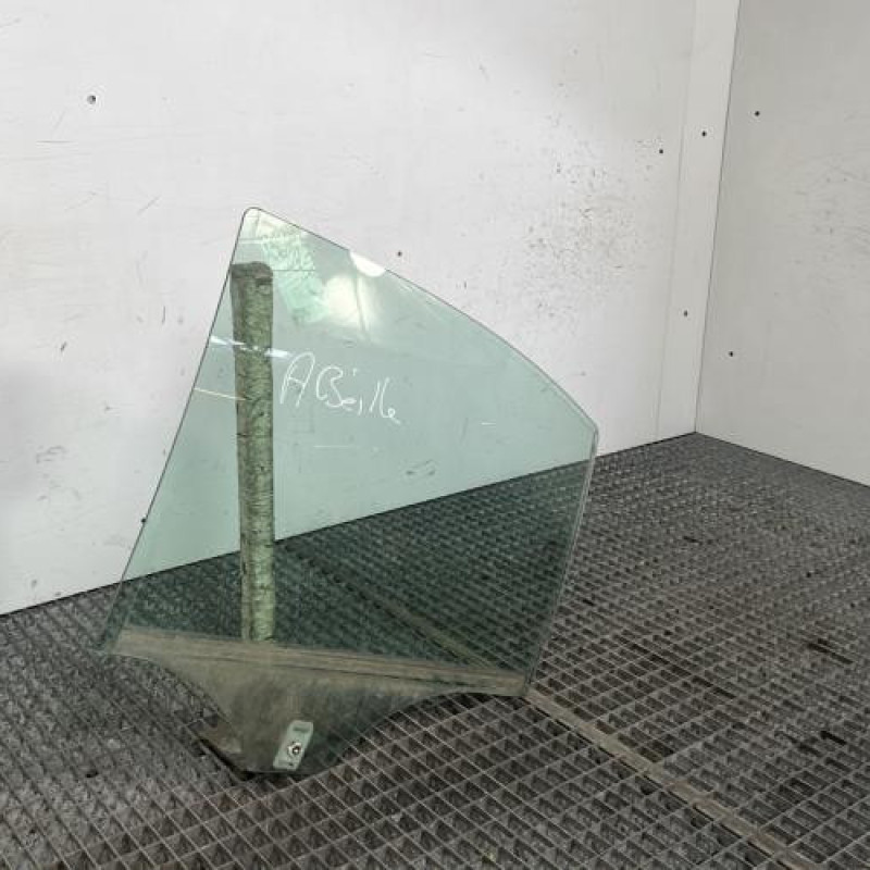 Vitre arriere gauche MERCEDES CLASSE C 203 Photo n°3