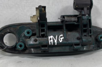 Poignee porte avant gauche TOYOTA YARIS 1