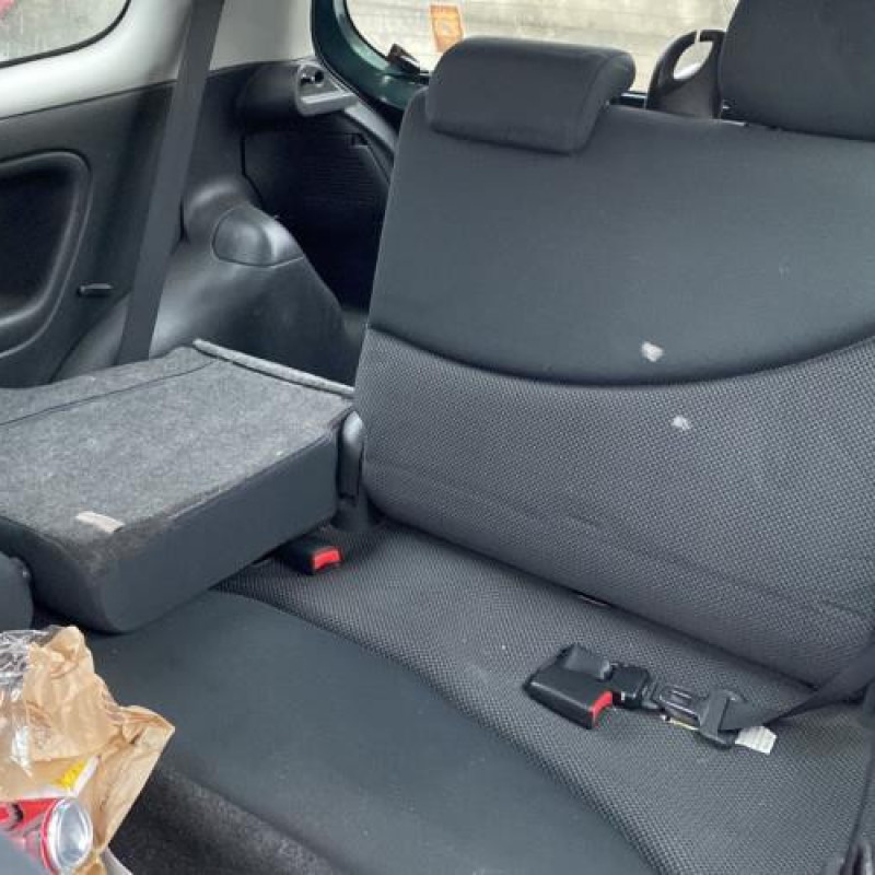 Poignee porte avant droit TOYOTA YARIS 1 Photo n°15