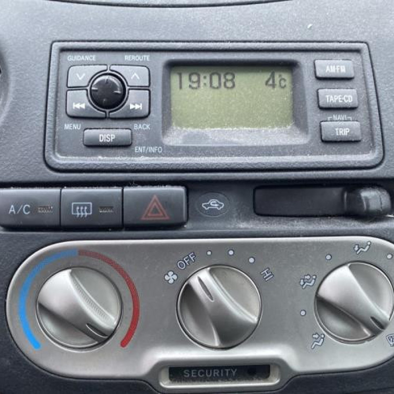 Poignee porte avant droit TOYOTA YARIS 1 Photo n°19