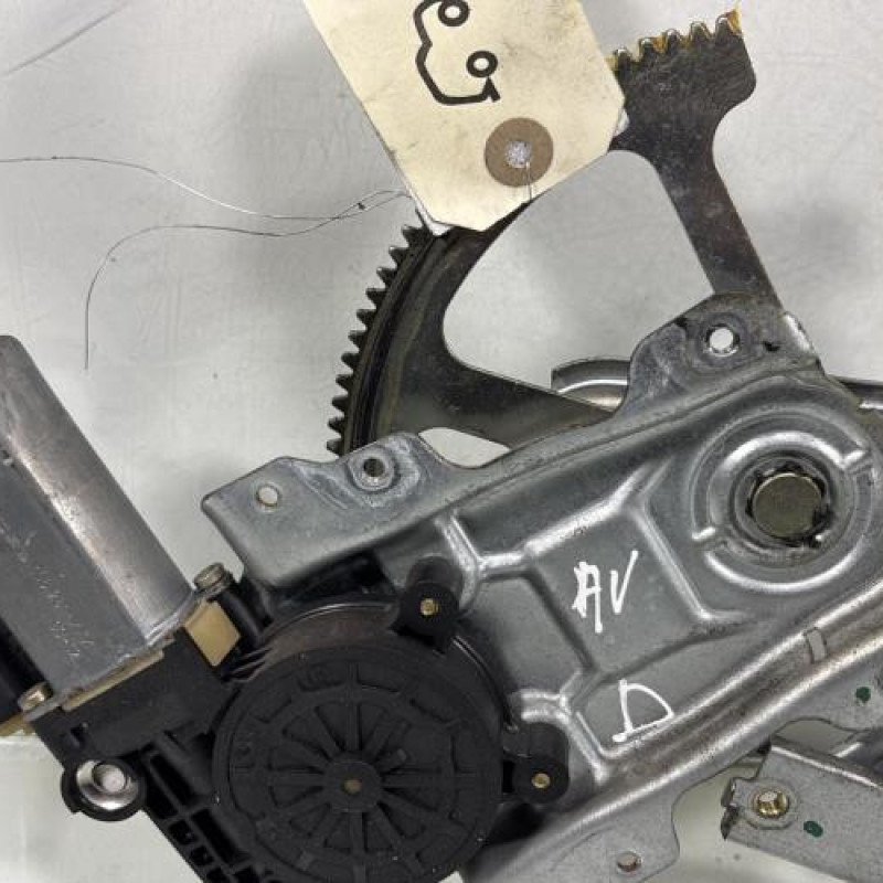 Leve vitre electrique avant droit TOYOTA YARIS 1 Photo n°4