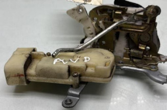 Serrure avant droit TOYOTA YARIS 1