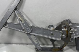 Leve vitre electrique avant gauche TOYOTA YARIS 1