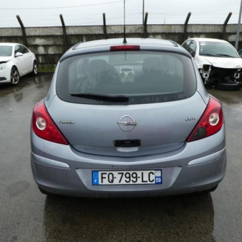 Pare choc arriere OPEL CORSA D Photo n°7