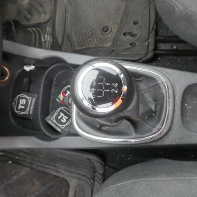 Pare choc arriere OPEL CORSA D Photo n°8