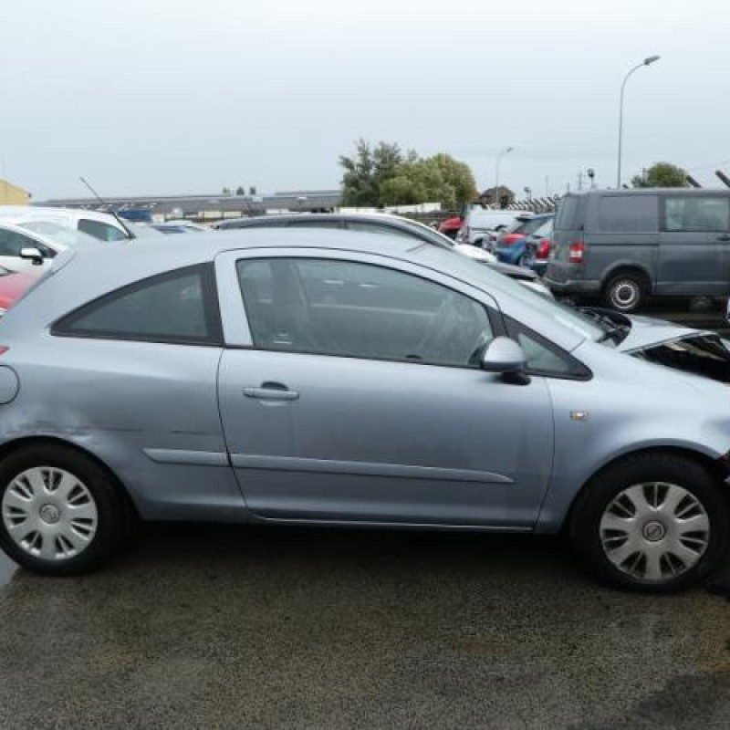 Pare choc arriere OPEL CORSA D Photo n°11