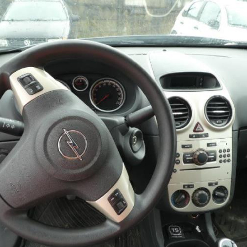 Pare choc arriere OPEL CORSA D Photo n°16