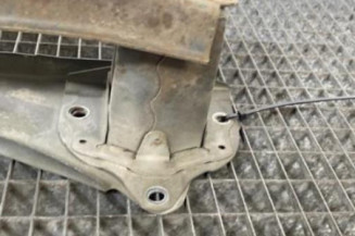 Renfort pare choc arriere (traverse) TOYOTA YARIS 3