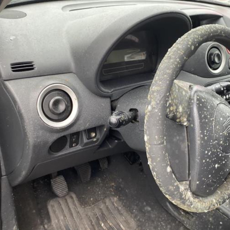 Pare choc arriere CITROEN C2 Photo n°9