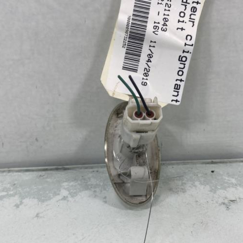Repetiteur clignotant avant droit  (Feux) SUZUKI SWIFT 5 Photo n°3