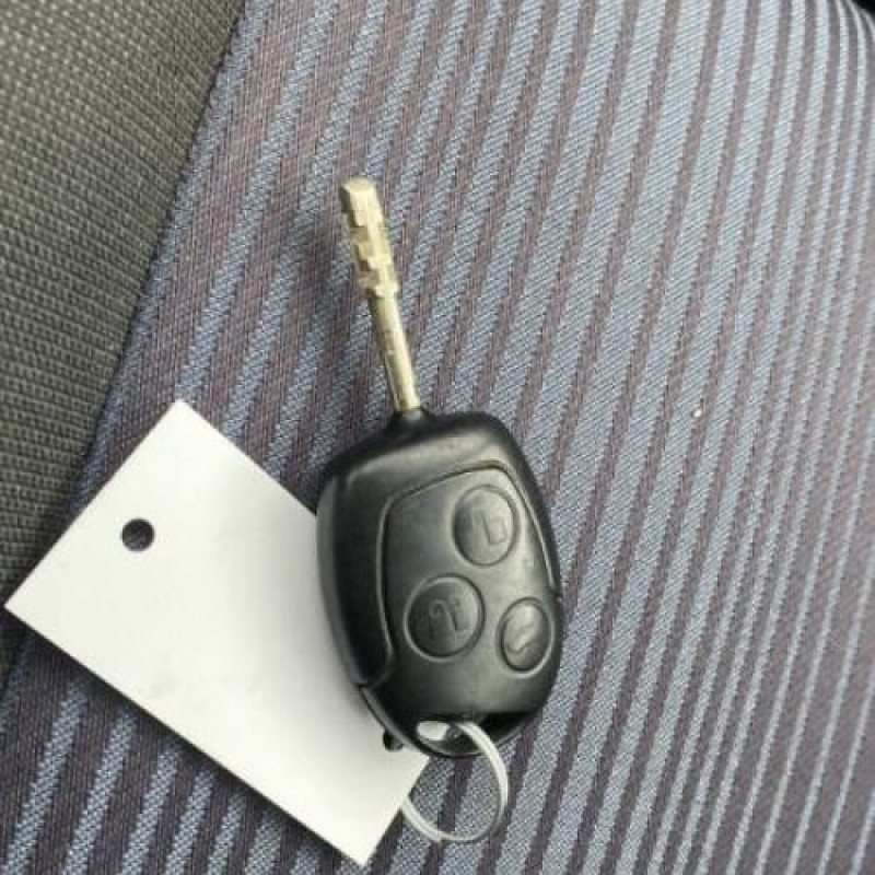 Pompe de direction FORD FUSION Photo n°8