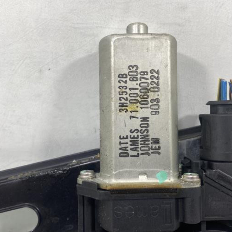 Leve vitre electrique arriere droit BMW SERIE 1 E87 Photo n°3