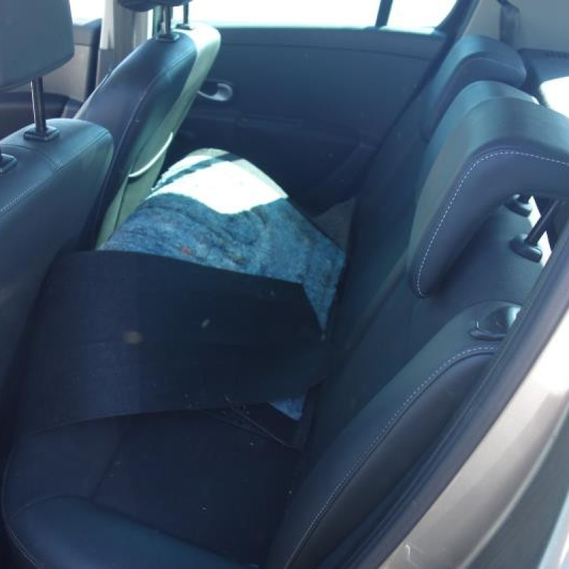 Renfort pare choc arriere (traverse) RENAULT CLIO 3 Photo n°7