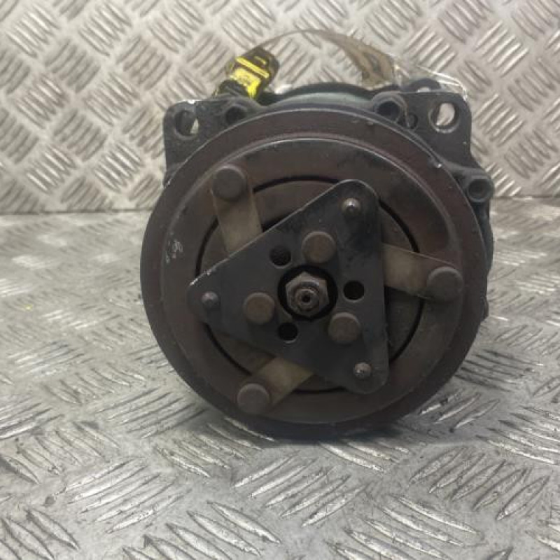 Compresseur clim CITROEN C8 Photo n°4